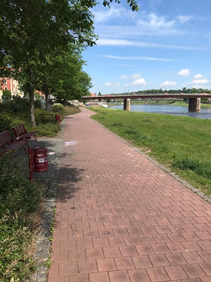 Apartments At Old Town Bridge Altstadt, Elbestrand, Fahrradweg, Schiffsanleger マイセン エクステリア 写真